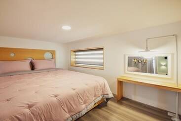 Yeosu Jplus A Pension