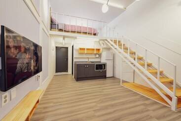Yeosu Jplus A Pension