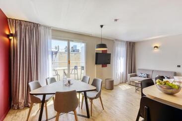 Appart City Confort Paris Clichy  Mairie