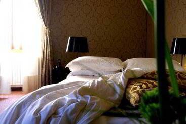 هتل Avogaria 5 Rooms