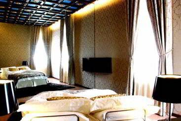 هتل Avogaria 5 Rooms