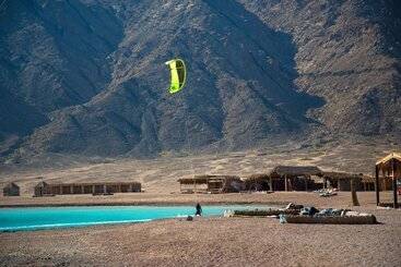 هتل Bedouin Moon