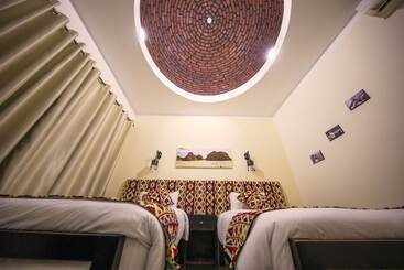 هتل Bedouin Moon