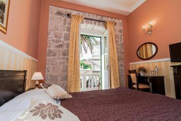 Boutique Hotel Villa Pattiera