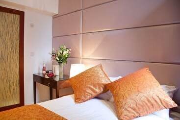 هتل City Inn Russell  Square
