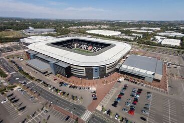 هتل Doubletree By Hilton  Milton Keynes