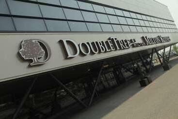 هتل Doubletree By Hilton  Milton Keynes