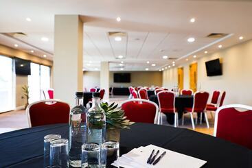 هتل Doubletree By Hilton  Milton Keynes