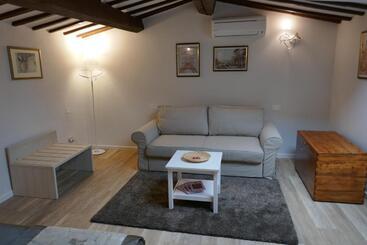 هتل Elisa Guest House