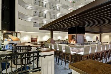 هتل Embassy Suites By Hilton Orlando Downtown