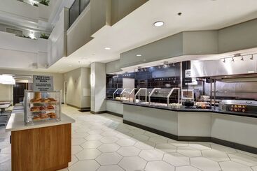 هتل Embassy Suites By Hilton Orlando Downtown