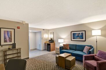 هتل Embassy Suites By Hilton Orlando Downtown