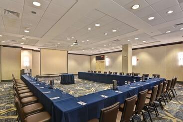 هتل Embassy Suites By Hilton Orlando Downtown