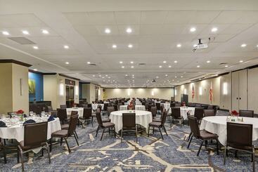 هتل Embassy Suites By Hilton Orlando Downtown