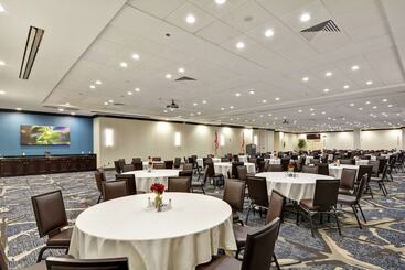 هتل Embassy Suites By Hilton Orlando Downtown