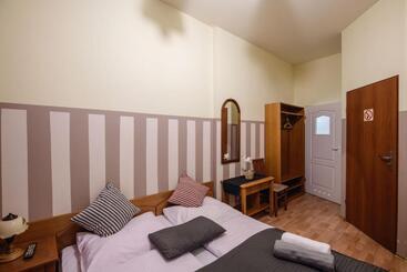 هتل Golden Lion Guest Rooms Szewska 19