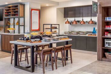 هتل Hilton Garden Inn Miami Airport West