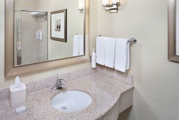 هتل Hilton Garden Inn Miami Airport West