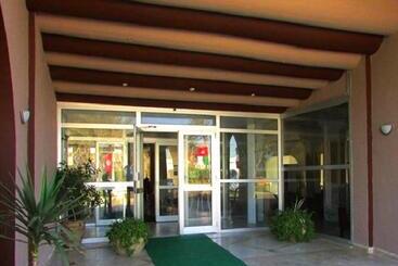 هتل Hôtel Solymar Beach