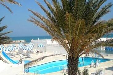 هتل Hôtel Solymar Beach