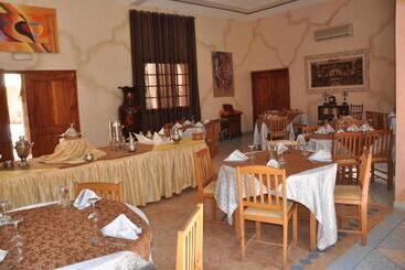 هتل Ksar Assalassil