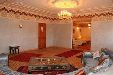 هتل Ksar Assalassil