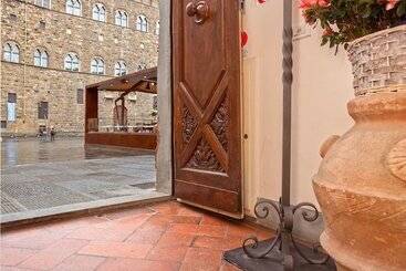 هتل La Casa Del Garbo   Luxury Rooms & Suite