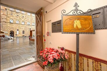 هتل La Casa Del Garbo   Luxury Rooms & Suite