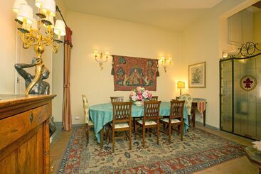 هتل La Casa Del Garbo   Luxury Rooms & Suite