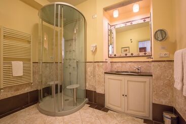 هتل La Casa Del Garbo   Luxury Rooms & Suite