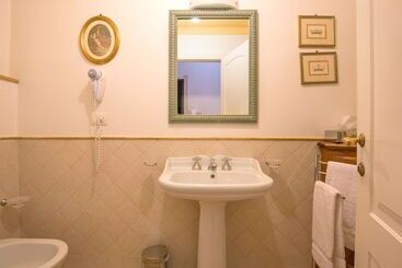 هتل La Casa Del Garbo   Luxury Rooms & Suite