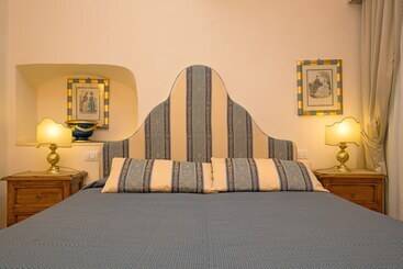 هتل La Casa Del Garbo   Luxury Rooms & Suite