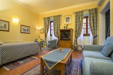 هتل La Casa Del Garbo   Luxury Rooms & Suite