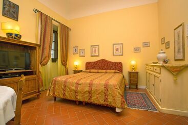 هتل La Casa Del Garbo   Luxury Rooms & Suite