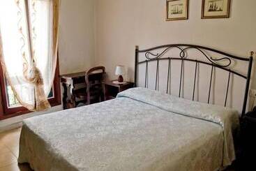 هتل Locanda Salieri