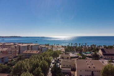 ホテル Hôtel Miléade Méditerranée   Port Fréjus