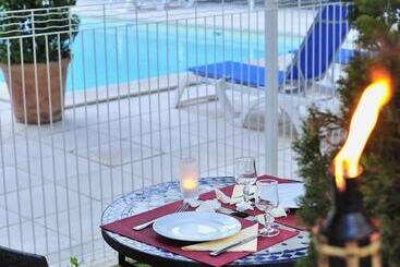 هتل Hôtel Miléade Méditerranée   Port Fréjus