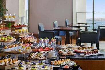 Mövenpick Hotel Jumeirah Beach