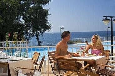 هتل Naturist Resort Solaris