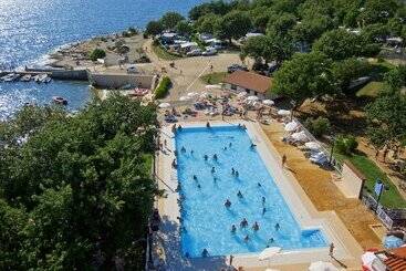 هتل Naturist Resort Solaris