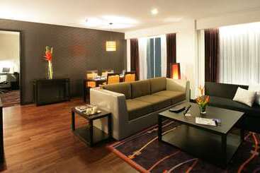 هتل Radisson Suites Bangkok Sukhumvit