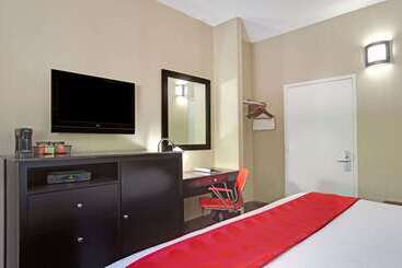 فندق Ramada By Wyndham Bronx