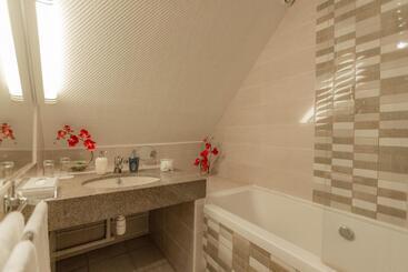 هتل Relais Saint Jean Troyes
