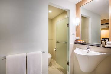 هتل Solo, Sukhumvit 2, Bangkok   Sha Extra Plus