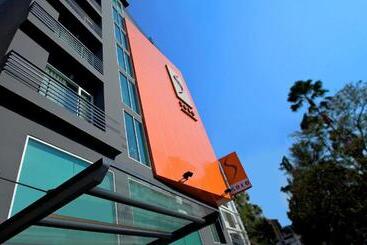 هتل Solo, Sukhumvit 2, Bangkok   Sha Extra Plus