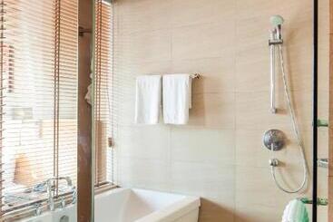هتل Solo, Sukhumvit 2, Bangkok   Sha Extra Plus