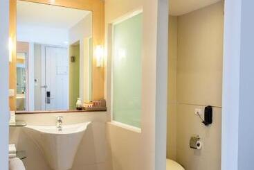 هتل Solo, Sukhumvit 2, Bangkok   Sha Extra Plus