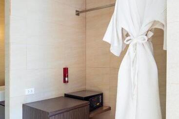 هتل Solo, Sukhumvit 2, Bangkok   Sha Extra Plus