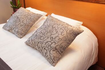 هتل The Originals City, Hôtel Paraylemonial