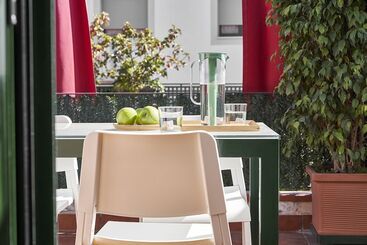 Lugaris Rambla Apartments